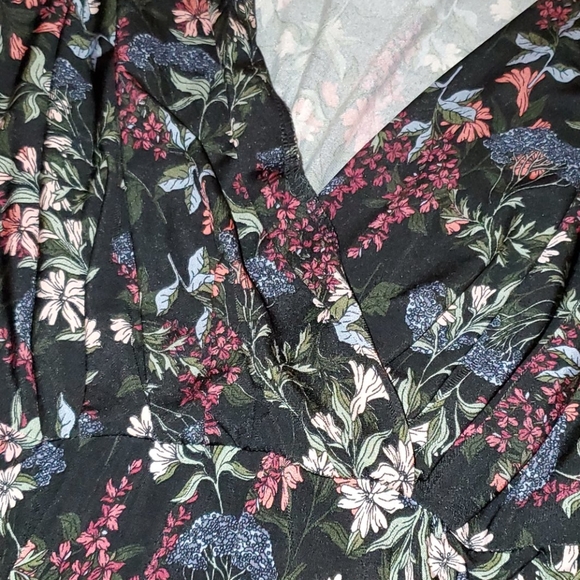 BCBGeneration 🌸Floral🌼 Dress - Picture 7 of 7